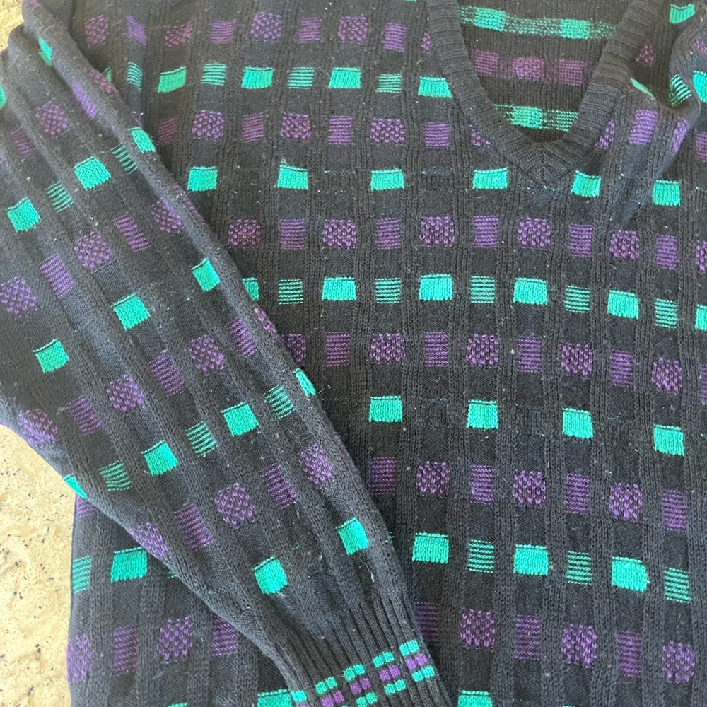 Men's Vintage 90s 100% Wool V-Neck Sweater - Picture 3 of 6